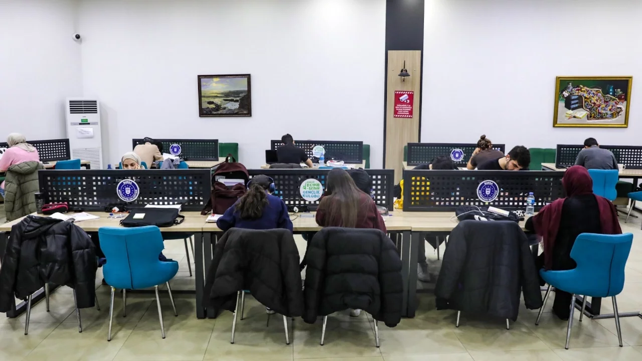 Bursa Büyükşehir Belediyesi'nden üniversite adayları için deneme sınavı