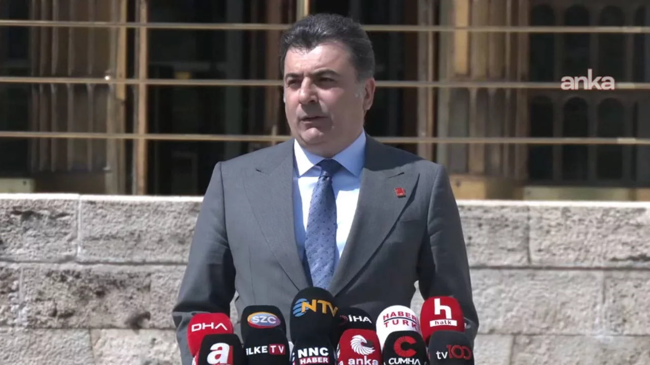 CHP'de seçilmiş MYK toplantısı: Zeynel Emre açıklama yapıyor