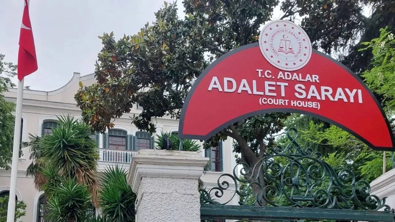 Adliyeden silah çalan katibe tahliye