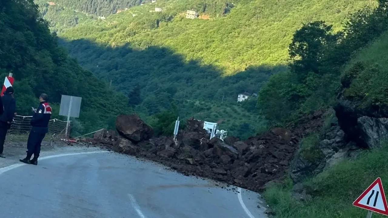 Trabzon'da heyelan paniği