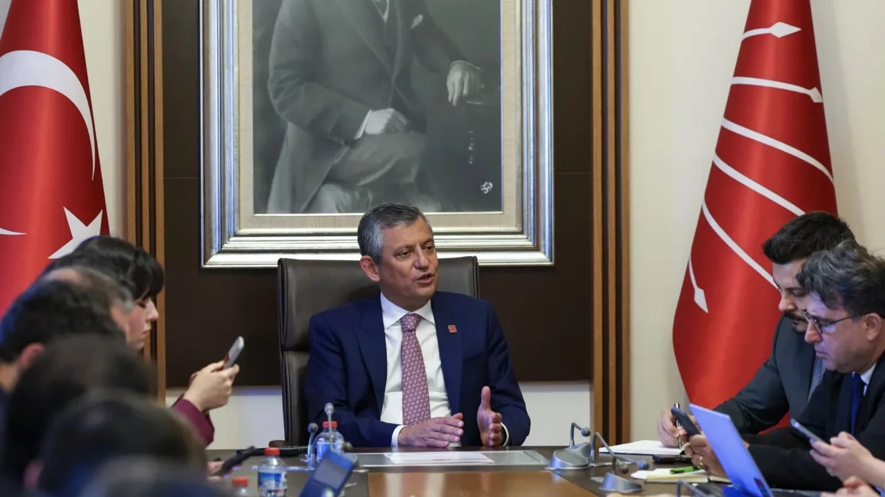 Özgür Özel: Sonunda sokağın dediği olur, butlan yönetimi muhalefet edemez