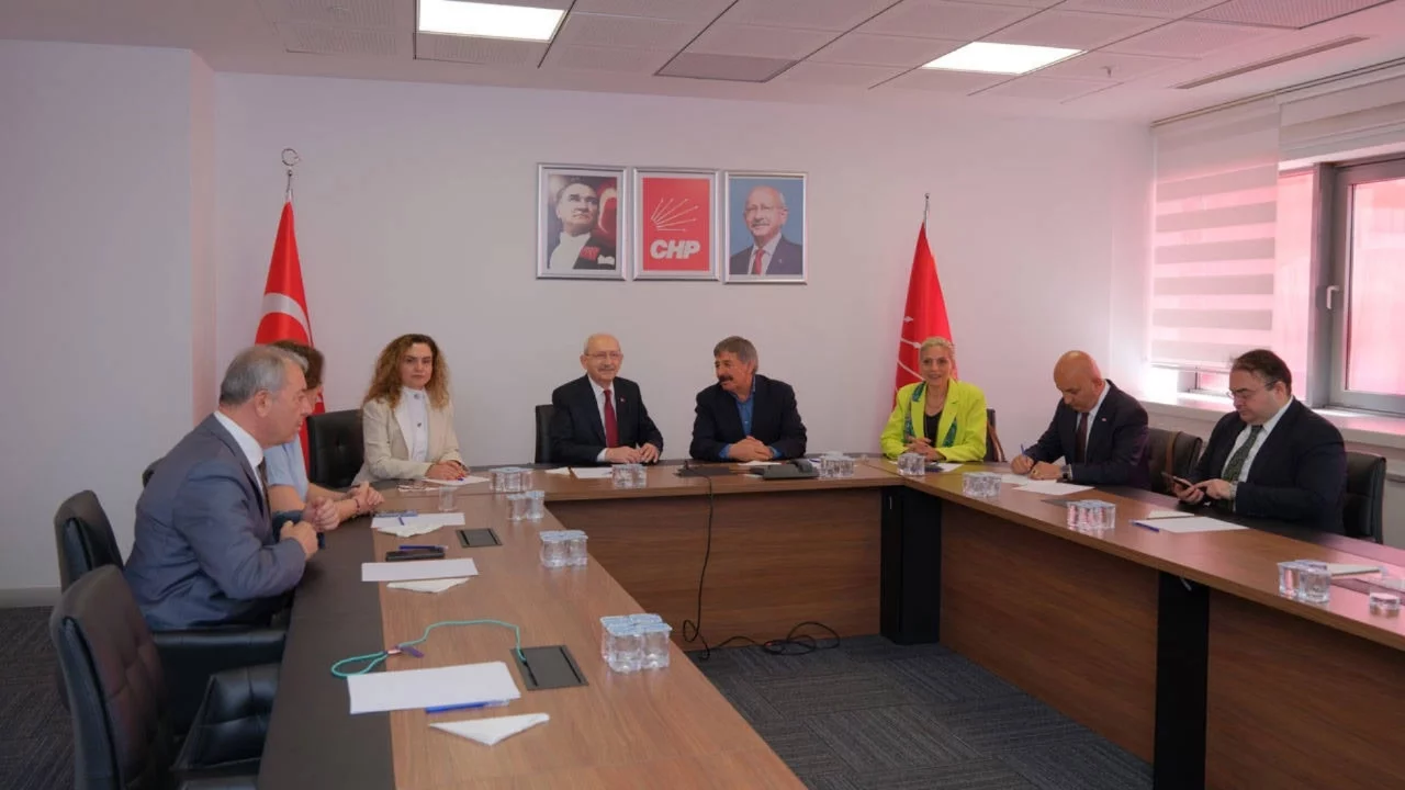 CHP'den ihraçların tamamı iptal edildi
