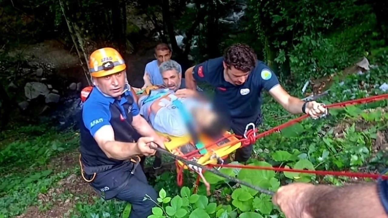 Yalova'da vadiye düşen motosiklet sürücüsü kurtarıldı