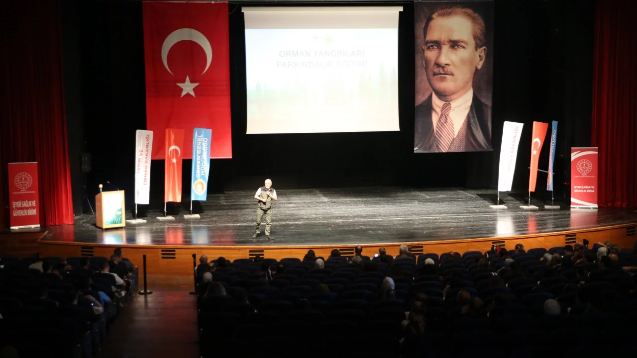 Bursa'da orman yangınlarının önlenmesi için öğretmenlere farkındalık eğitimi verildi