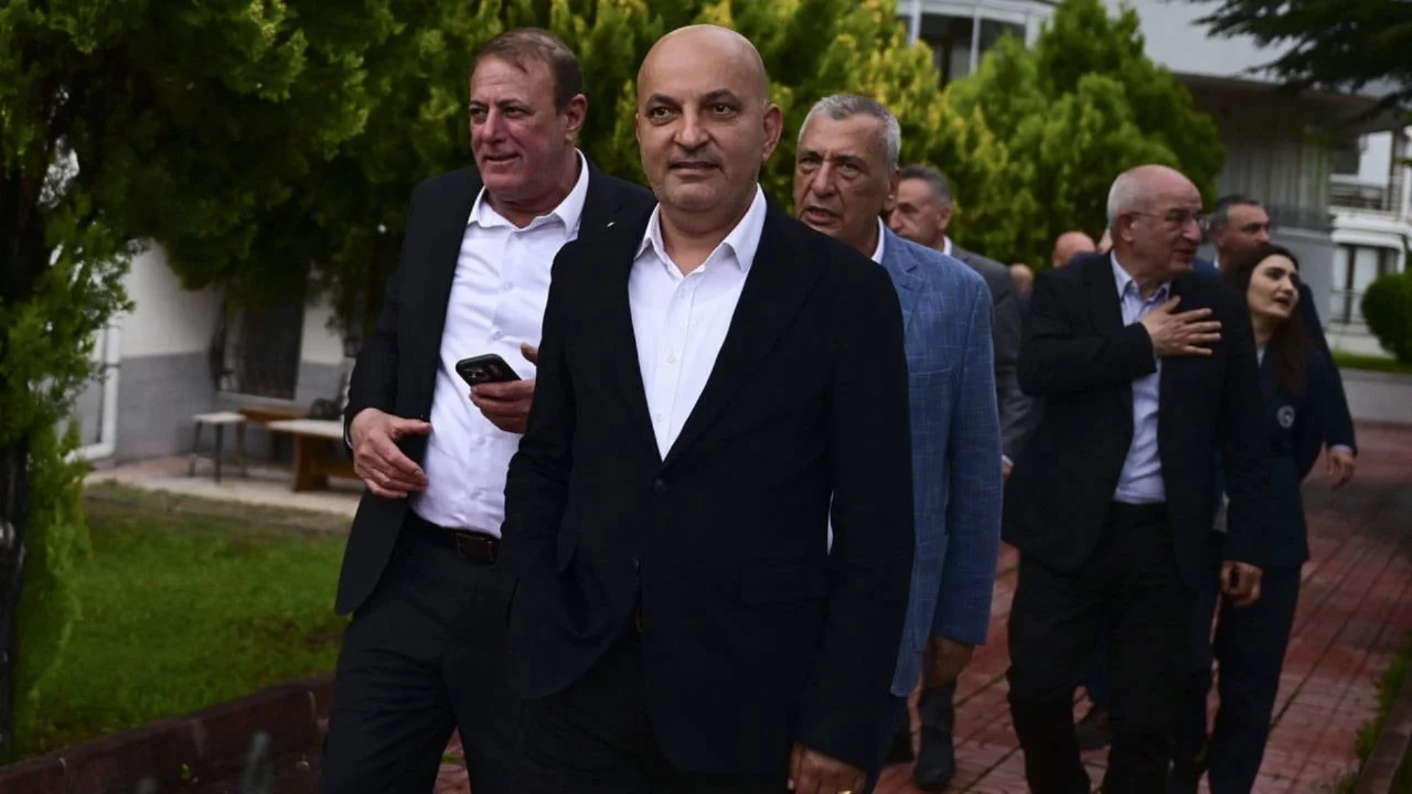 CHP'de YDK Başkanlığı'na Kılıçdaroğlu'na yakın Mahir Polat seçildi!