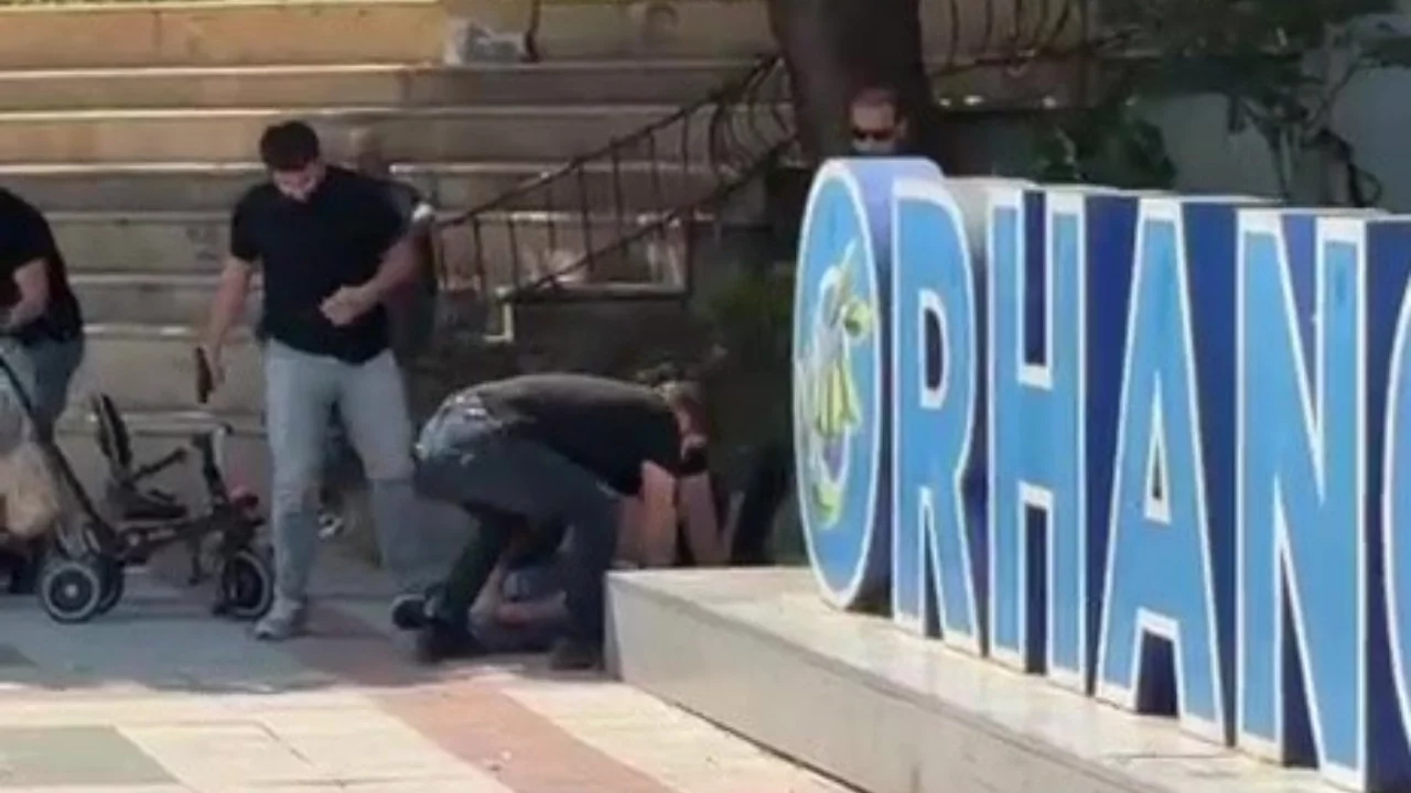 Bursa'da bıçaklı kavgaya sivil polis müdahale etti