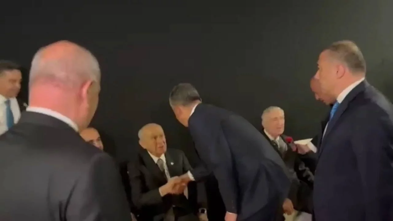 Bahçeli ve Özel resepsiyonda bir araya geldi