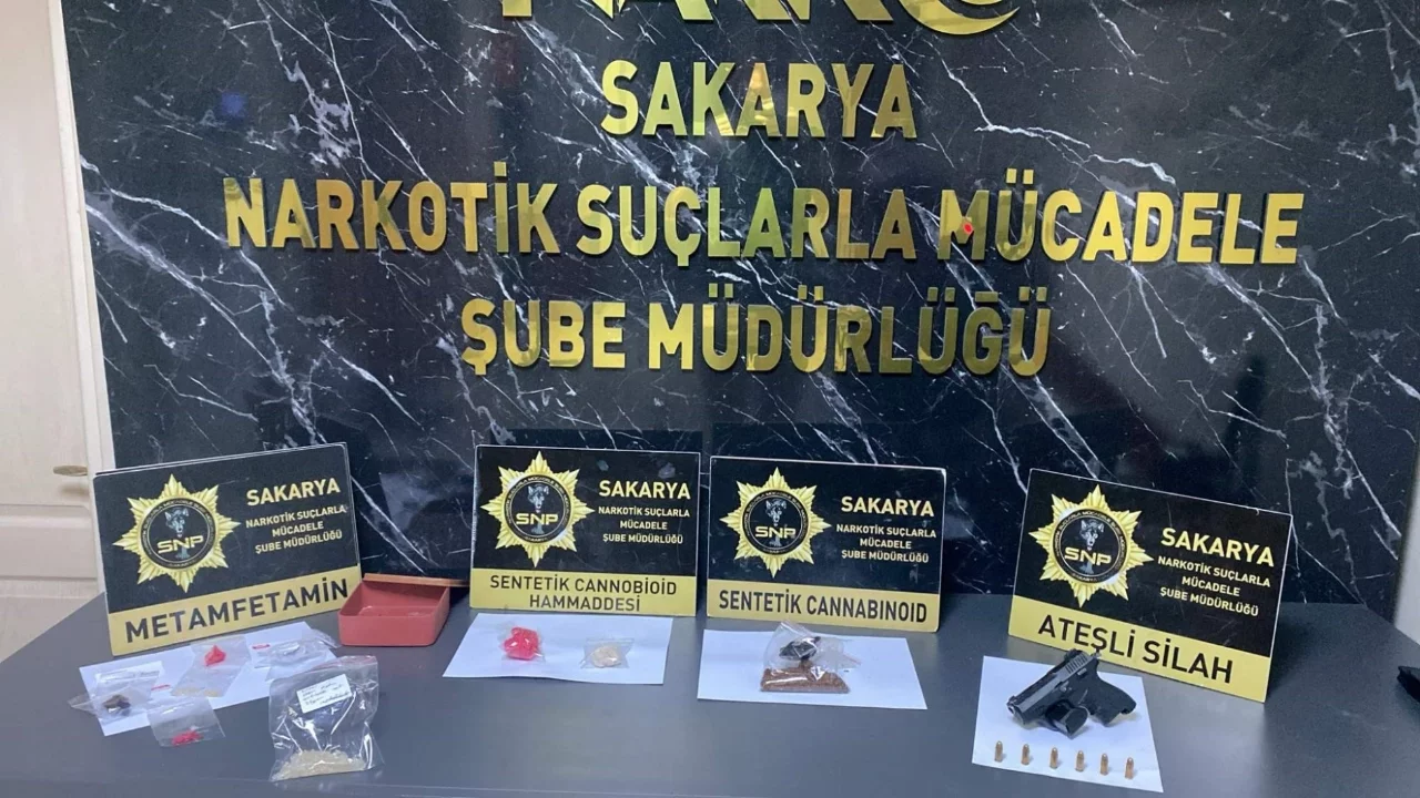 Uyuşturucuları klozete döktü, sifon çalışmayınca yakalandı