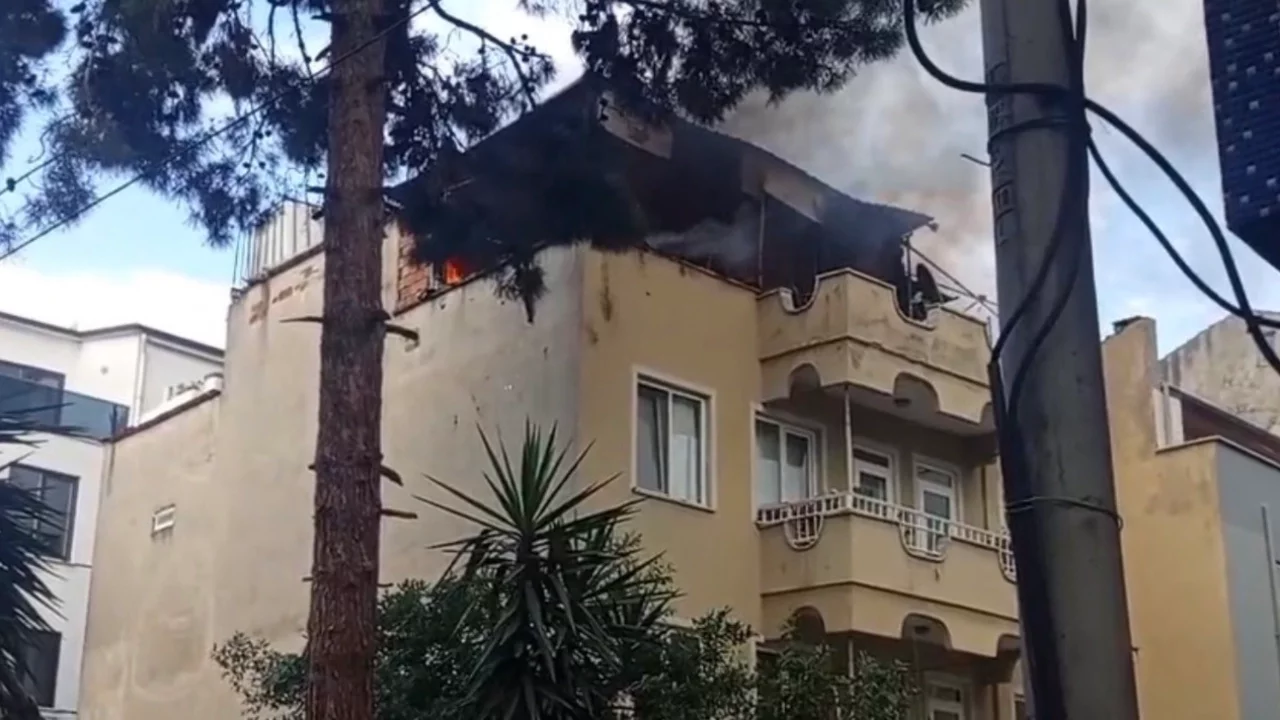 Bursa'da çatı yangını mahallede paniğe neden oldu