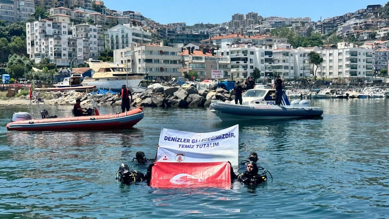 Polis bu kez mavi vatan için temizlik operasyonu yaptı