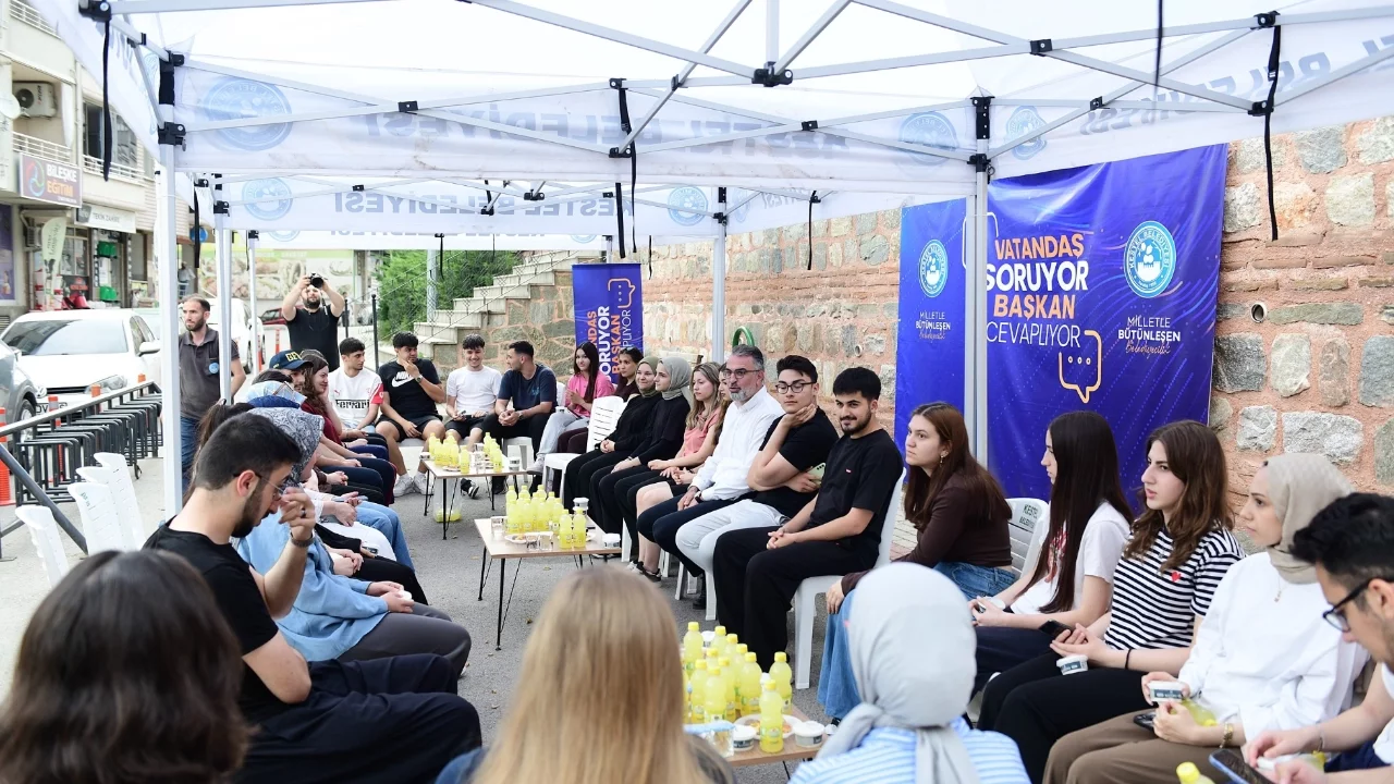 Kestel Belediye Başkanı Ferhat Erol, öğrenciler ve vatandaşlarla bir araya geldi