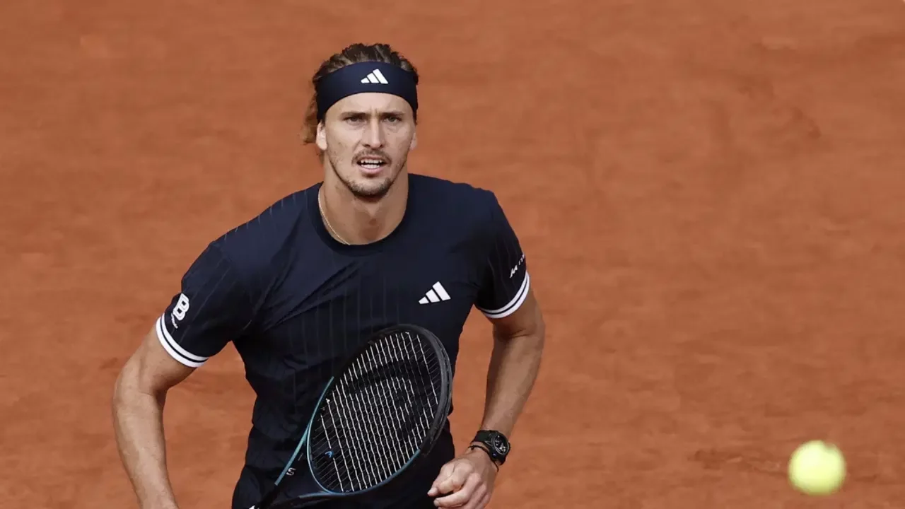 Fransa Açık'ın final karşılaşmasında Alexander Zverev ile Flavio Cobolli karşı karşıya gelecek