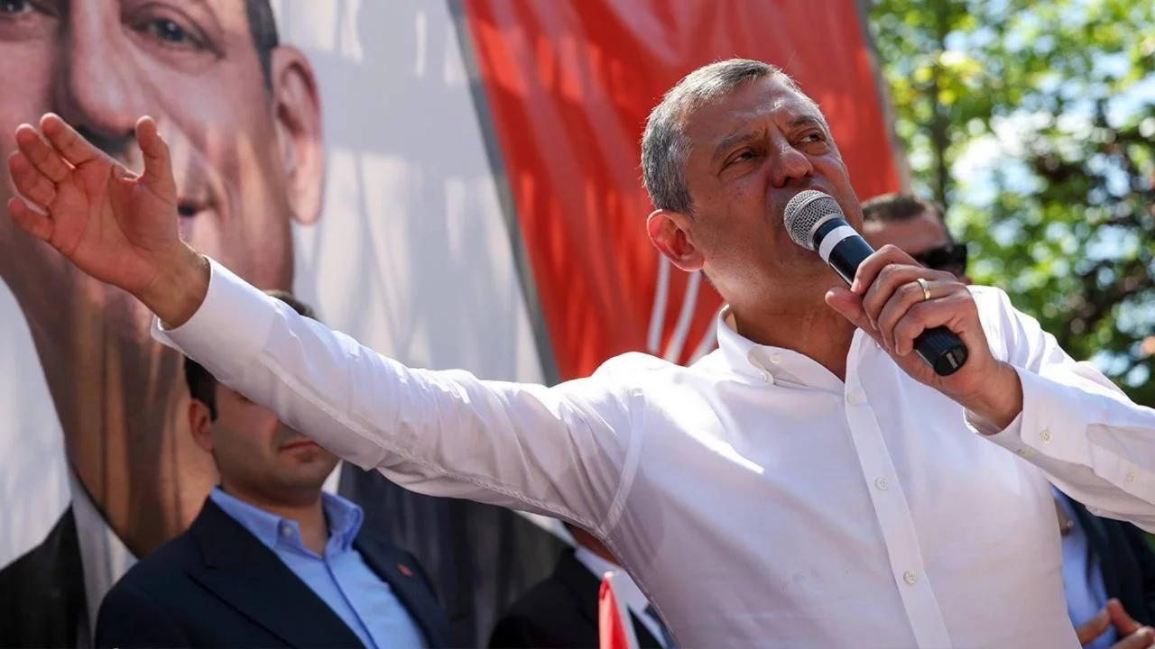 Özgür Özel'den Akın Gürlek'e sert tepki: 'Bu memlekete ne yüzle geldin, demokrasi düşmanı!'