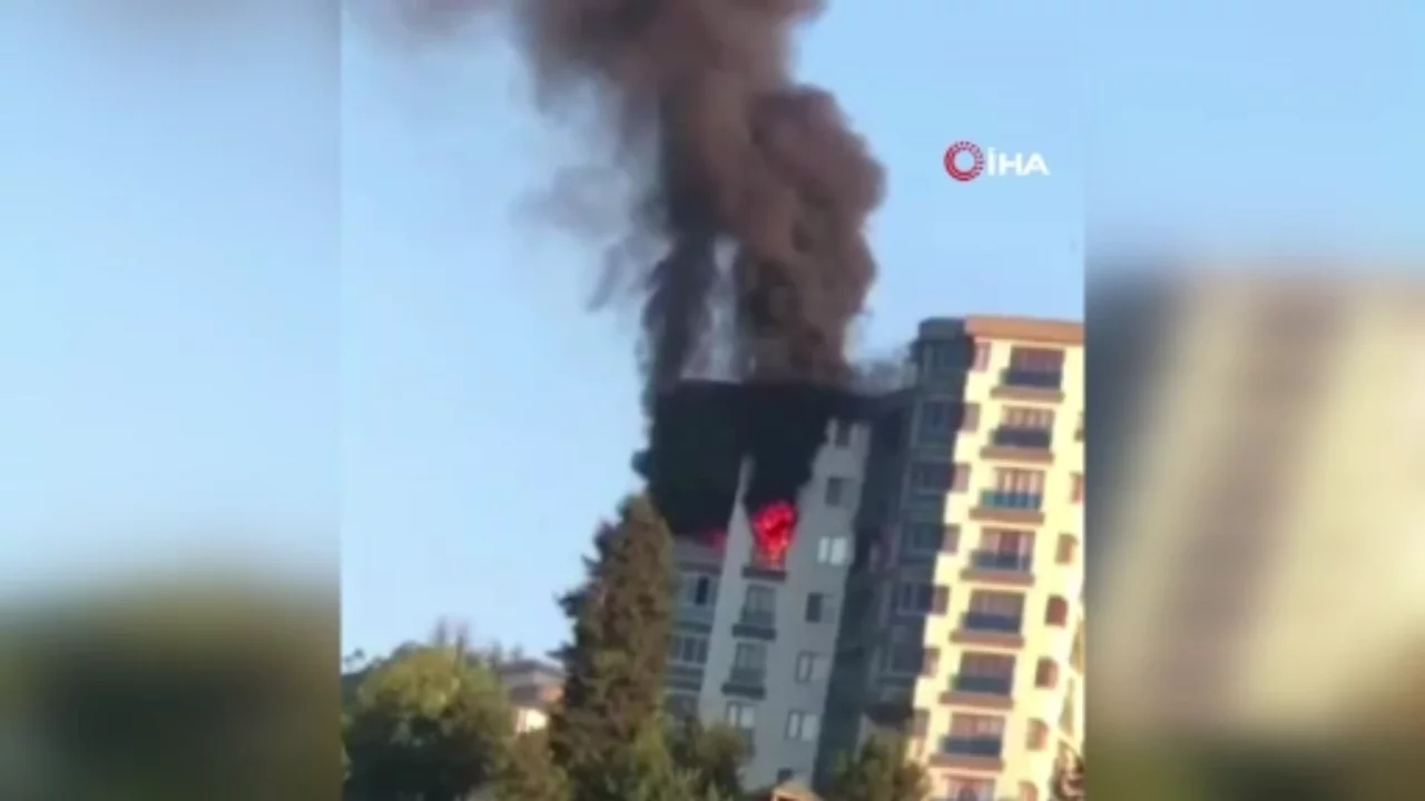 Rize'de 7. kattaki dairede yangın: Ev kullanılamaz hale geldi