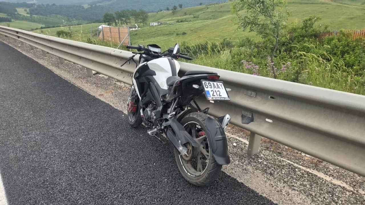 Bursa Orhangazi'de devrilen motosikletin sürücüsü yaralandı