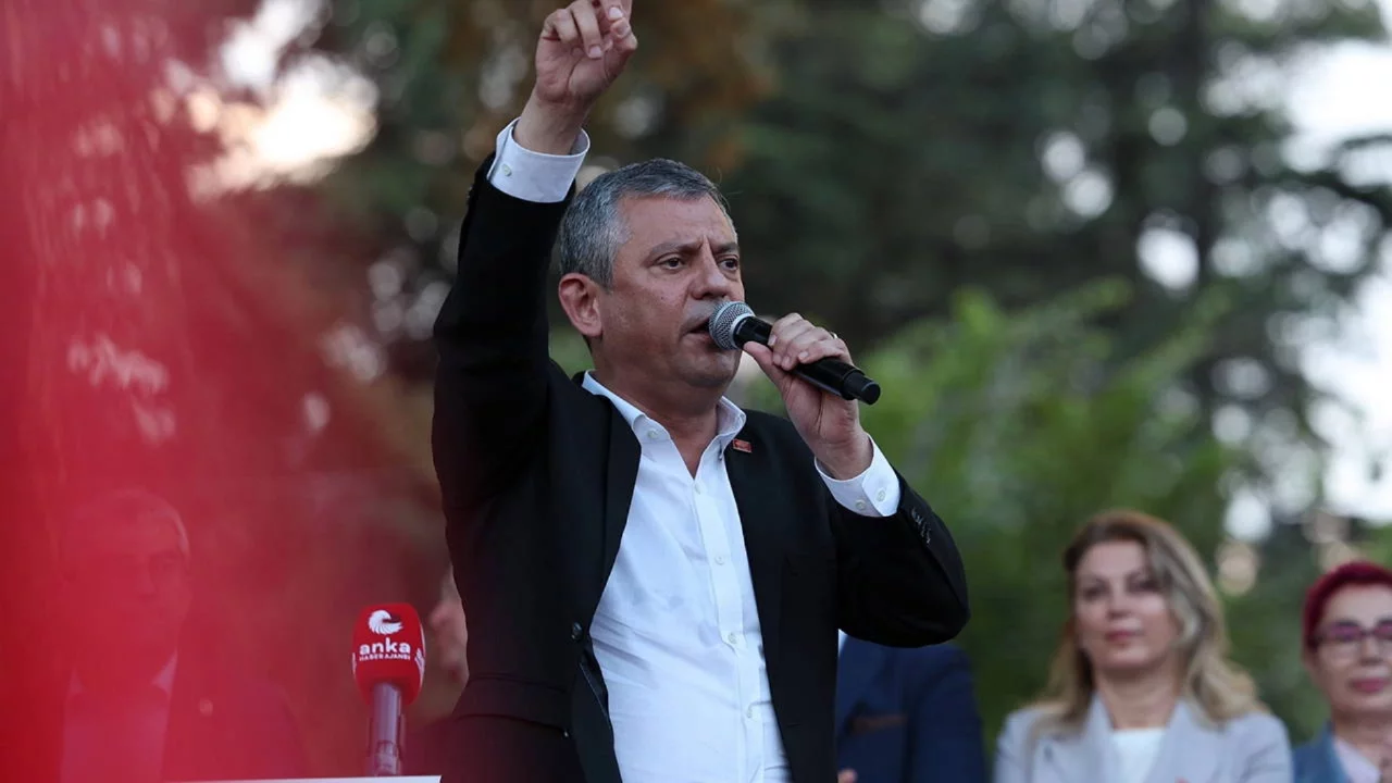 Özgür Özel: 'Gerekirse bu başı vereceğim ama onlara baş eğmeyeceğim'