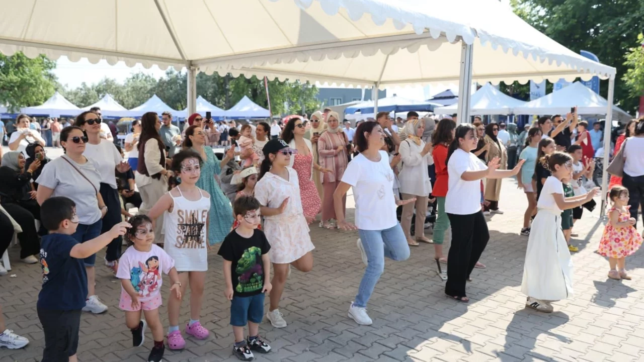 Bursa Leylek Şenliği binlerce doğaseveri buluşturdu