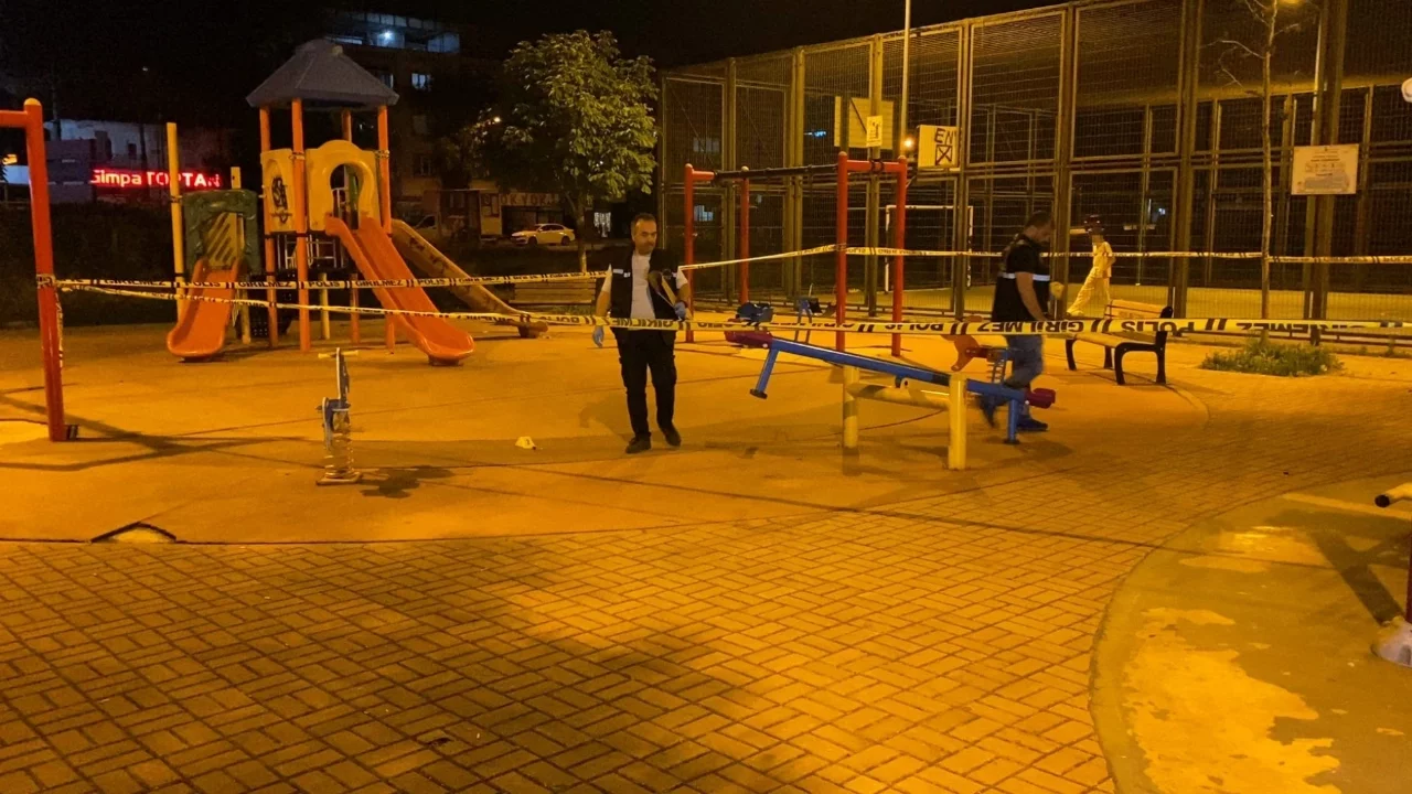 Bursa'da parktaki gençlere pompalı tüfekli saldırı: Çok sayıda yaralı