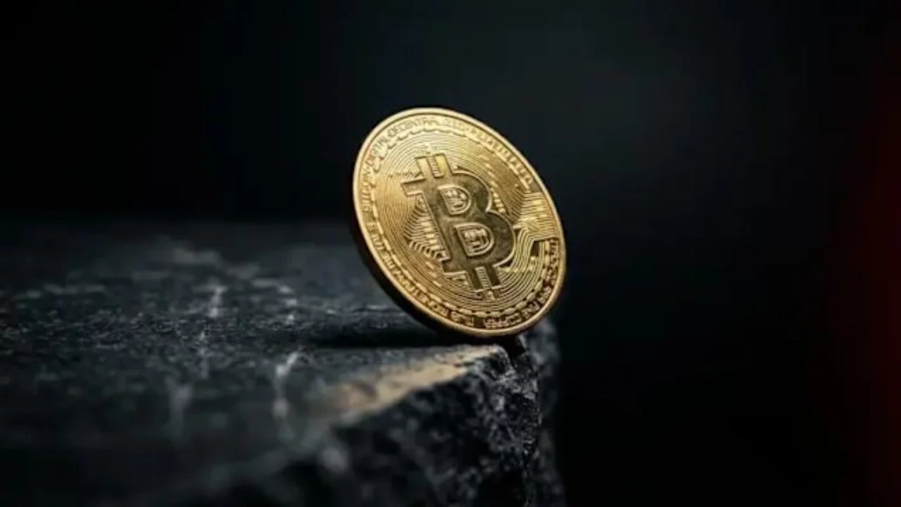 Bitcoin son 20 ayın en düşük seviyesini gördü