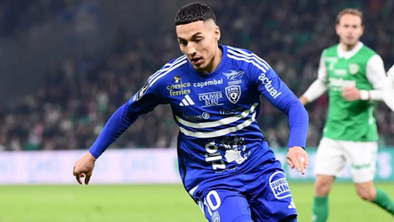 Bursaspor, Fransız oyuncu Amine Boutrah'ı transfer etti