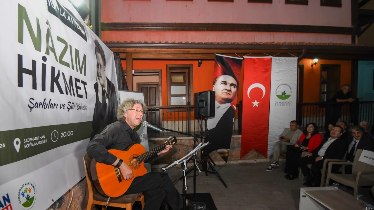 Osmangazi'de Nazım hikmet şiir ve şarkılarla anıldı