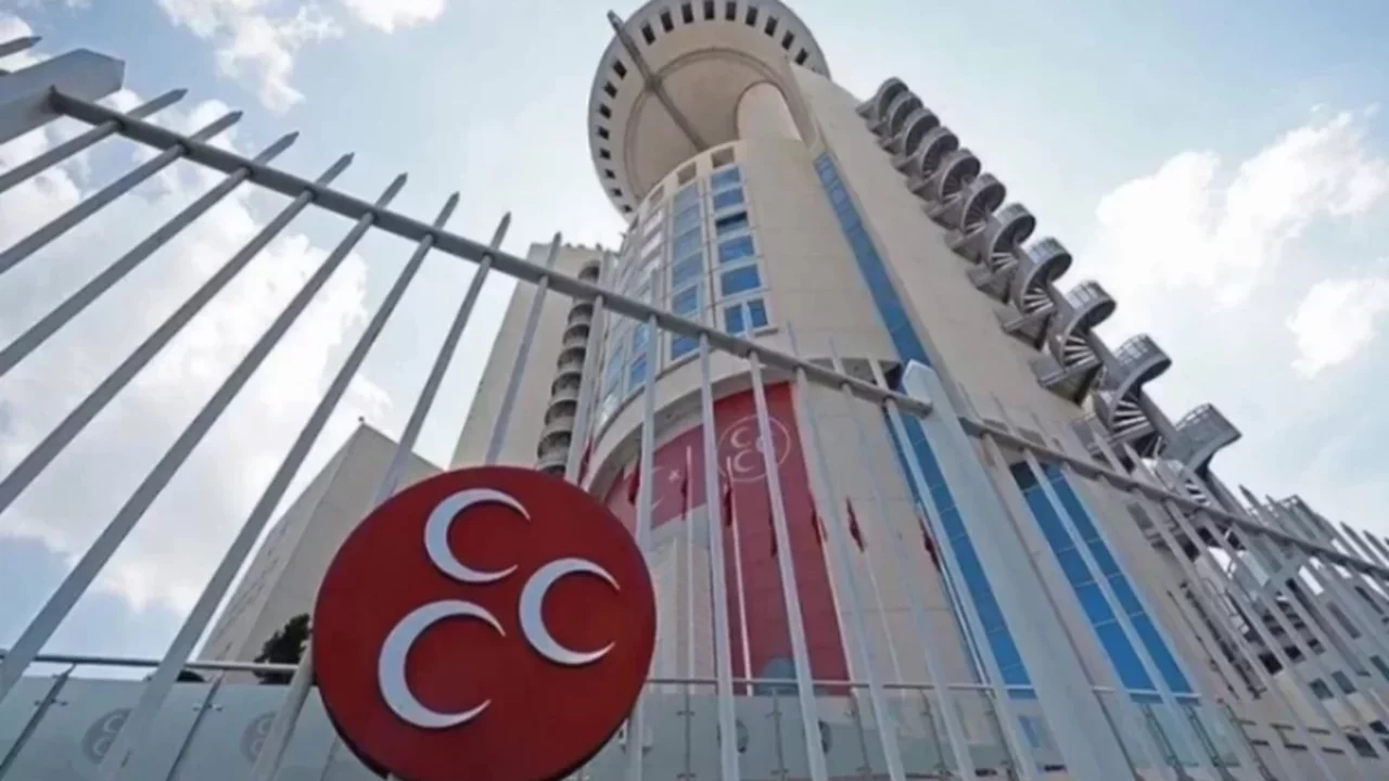 Semih Yalçın duyurdu: MHP'de bir il teşkilatı daha feshedildi