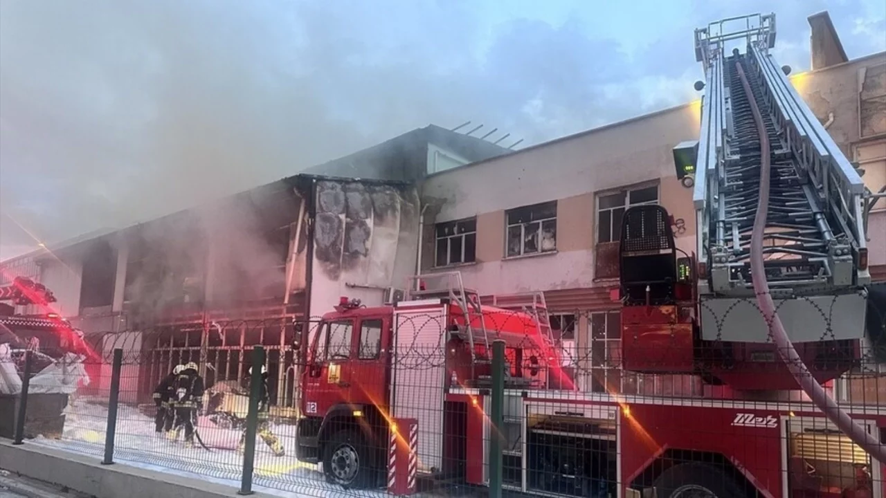 Konya'daki yangında yaralanan itfaiye personeli şehit oldu