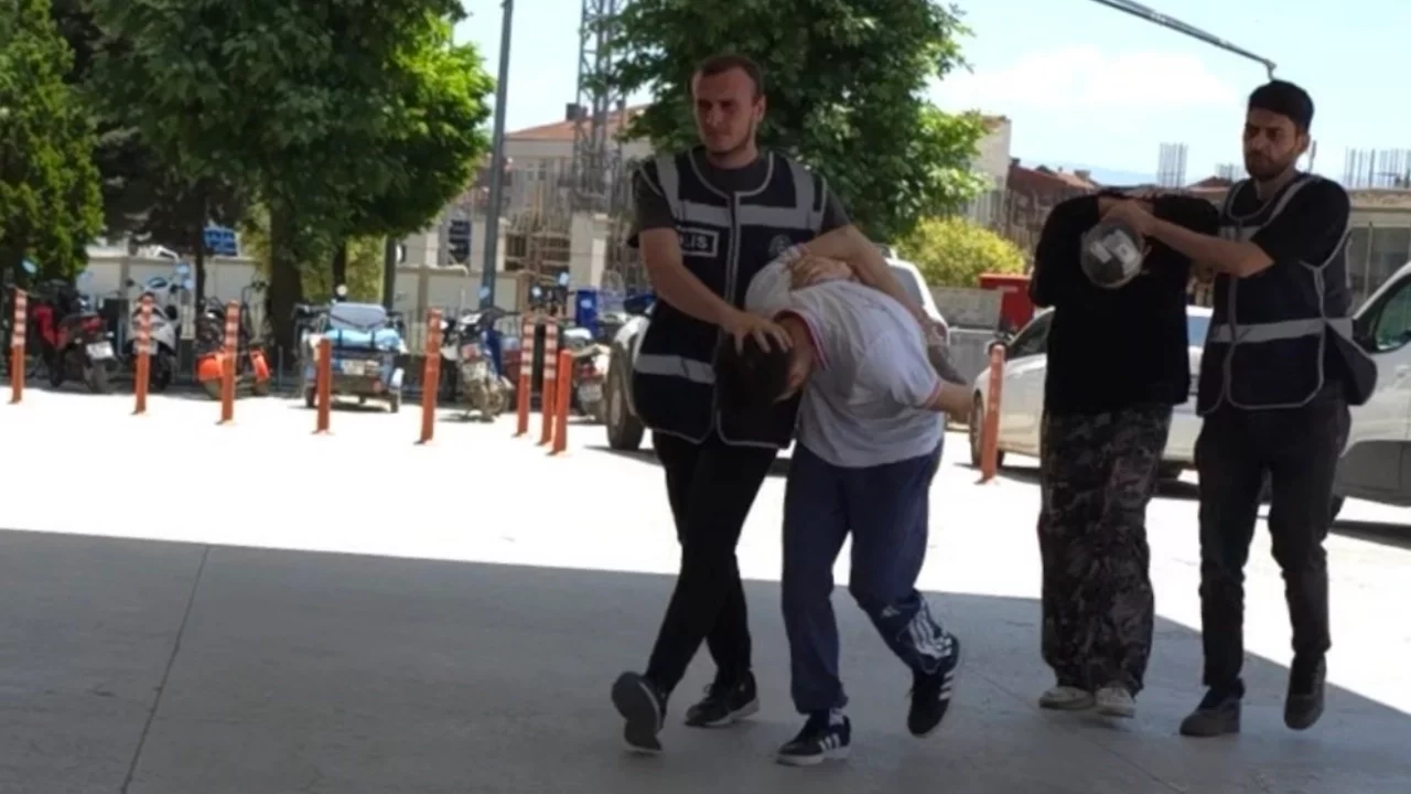 Bursa'da çocuk parkında dehşeti yaşatanlar adliyeye sevk edildi