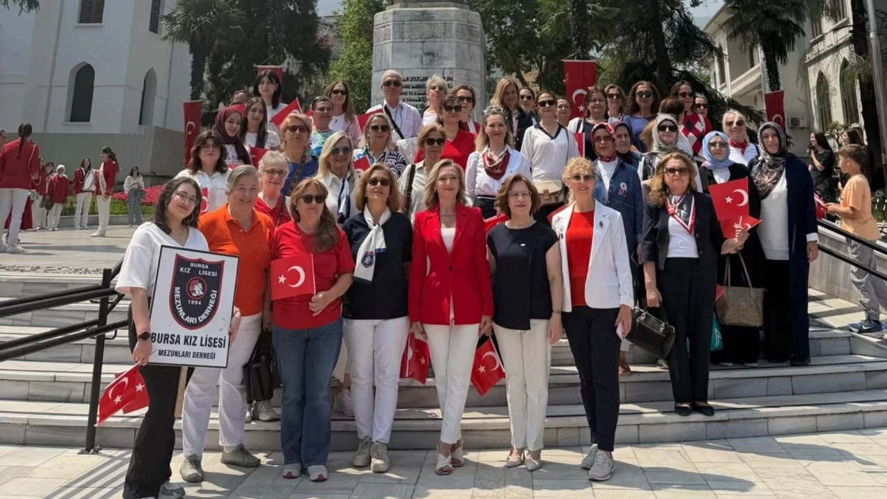 Bursa Kız Lisesi mezunları mantı gününde bir araya geldi