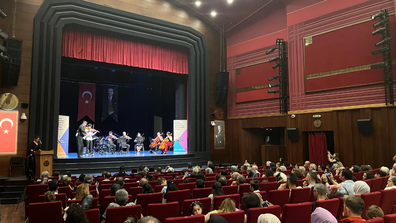 Bursa Büyükşehir Kültür Fabrikası'nın kış dönemine görkemli kapanış