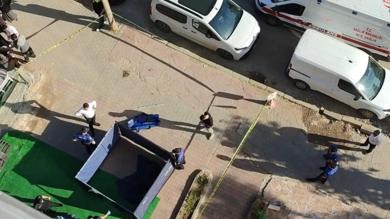 Adıyaman'da 5. kattan atlayan yaşlı adam öldü