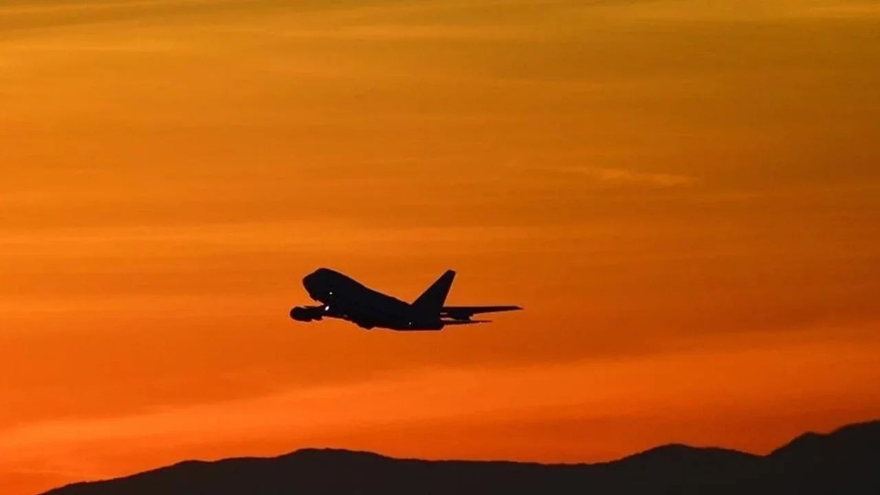 17 yıl boyunca ehliyeti olmadan uçuş gerçekleştiren pilot gözaltına alındı