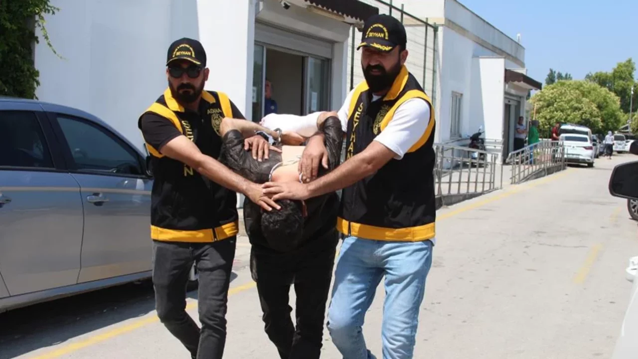 Genç kadını evinin önünde bıçakladı: "Görünce heyecanlandım, saldırdım" dedi