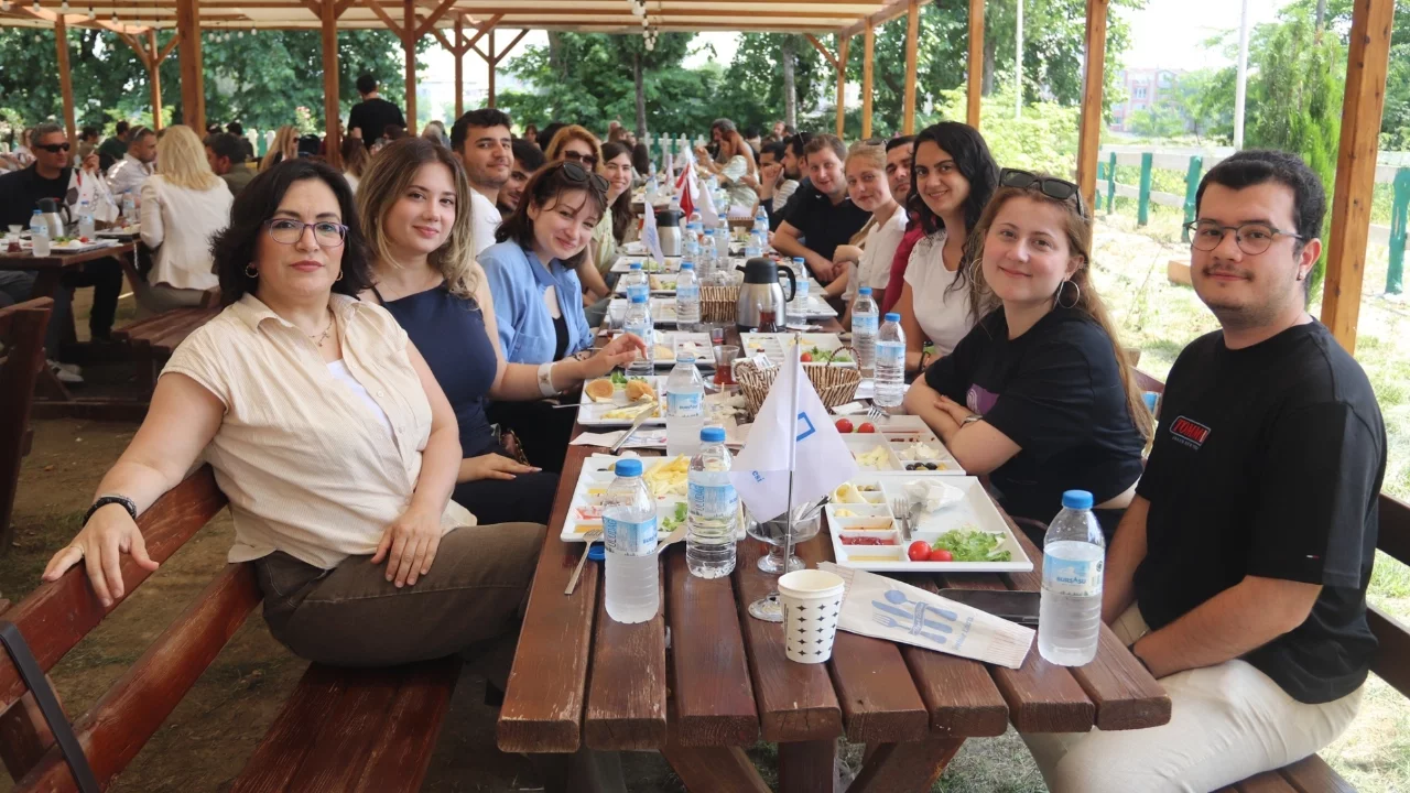 Bursa'da mimarlar 'yaza merhaba' dedi
