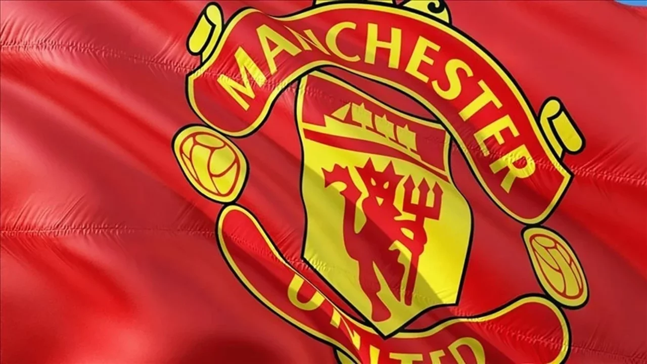 Manchester United'da 3 ayrılık birden