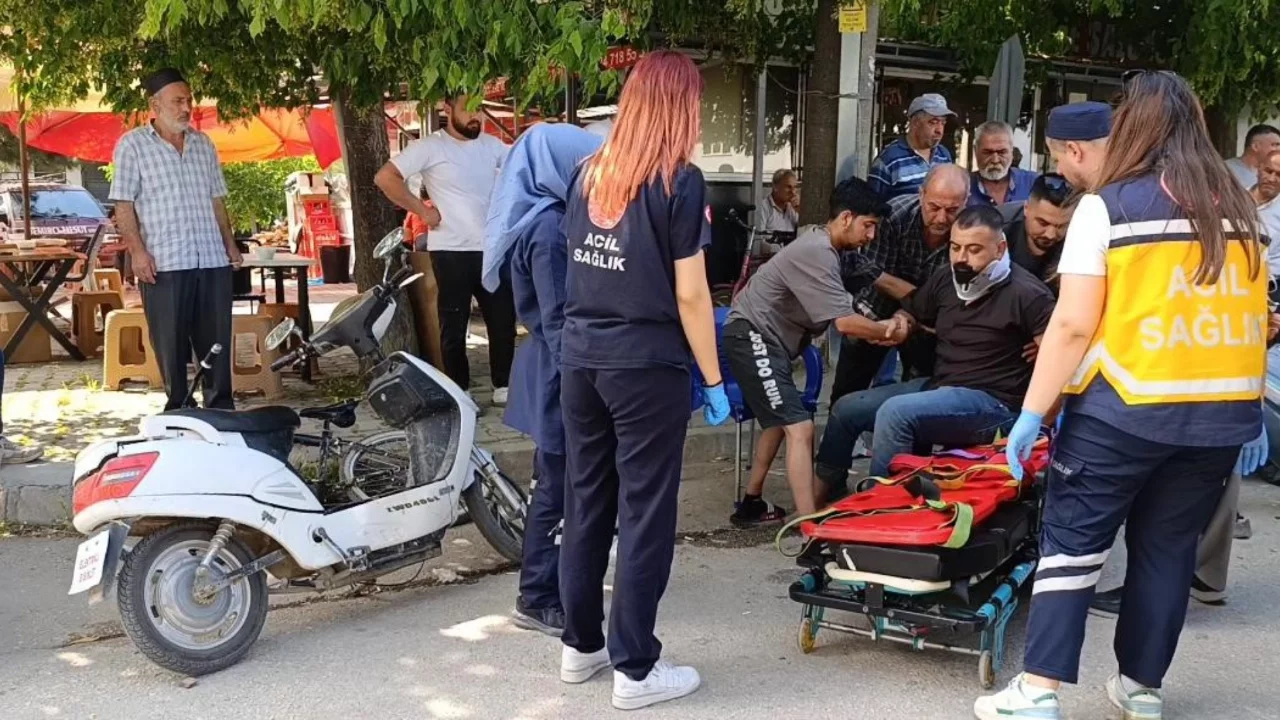 Bursa'da motosiklet otomobille çarpıştı: 1 kişi yaralandı