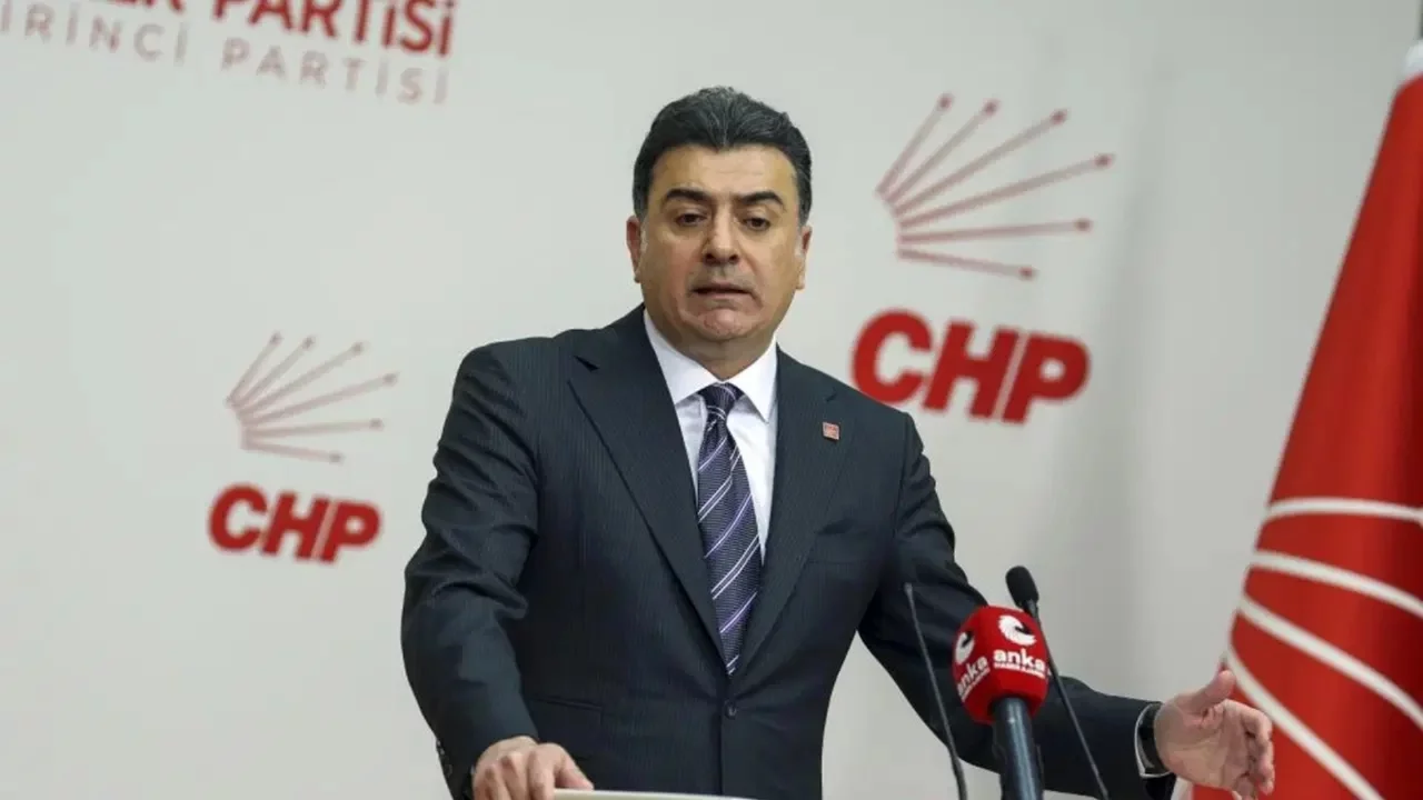 İhraç kararı sonrası seçilmiş CHP sözcüsü Zeynel Emre'den ilk açıklama: 'Acaba dengeyi değiştirebilir miyiz' çabası!
