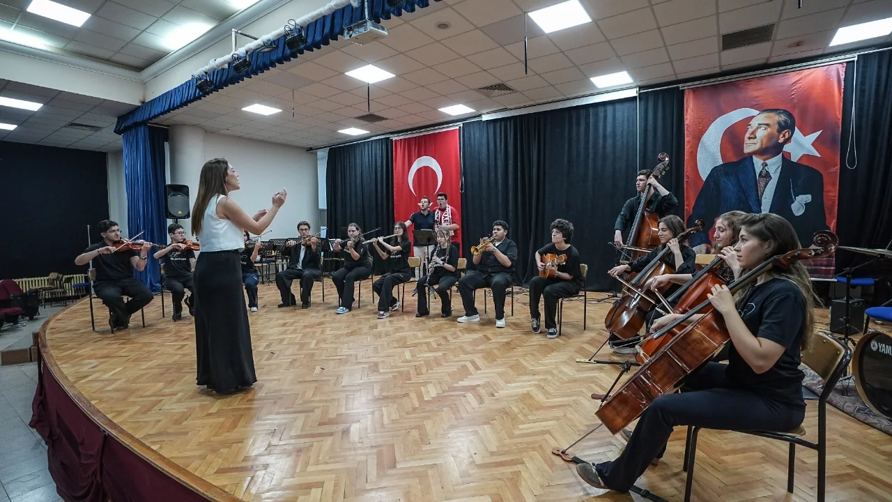 "Milli takım beste yarışması" birincisi liseliler, şampiyonluğun gururunu yaşıyor