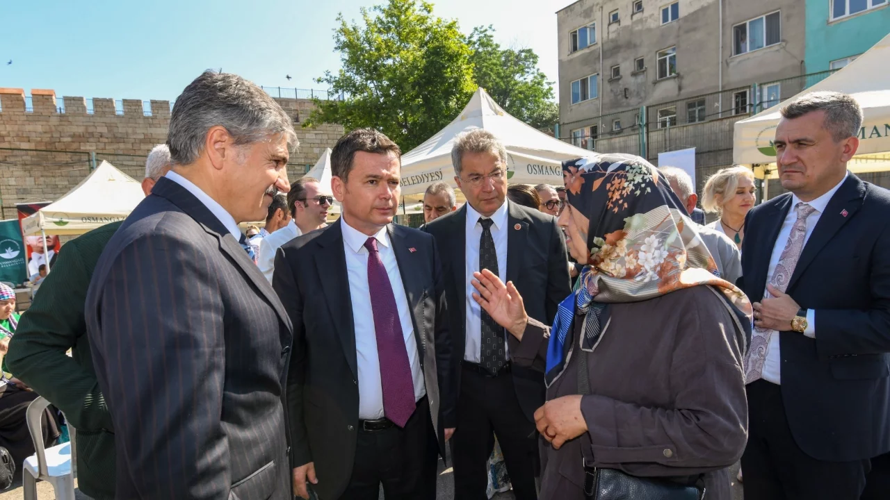 Osmangazi Belediye Başkanı Aydın'dan talep ve önerilere yerinde çözüm