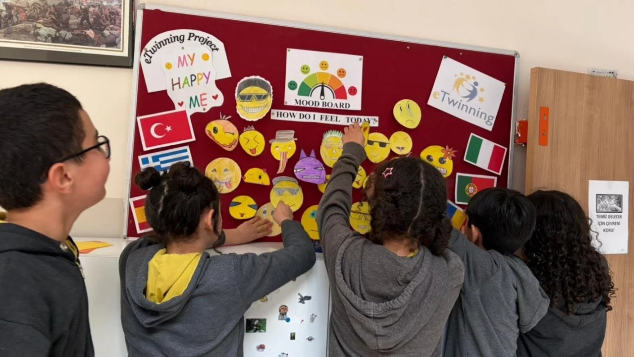 7 ülkeden öğrenciler Bursa'dan dünyaya mutluluk köprüsü kurdu