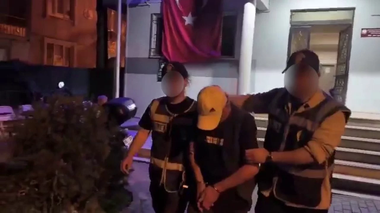 Bursa'da uyuşturucu operasyonu: 1 kilo esrar ele geçirildi, 4 gözaltı