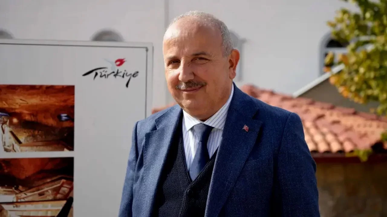 AK Parti'li Belediye Başkanı görevden uzaklaştırıldı