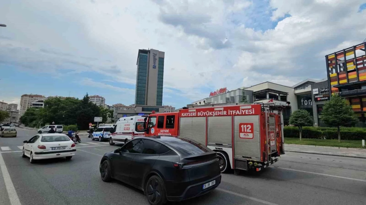 AVM'de asılsız 'canlı bomba' ihbarı yapan 13 yaşındaki çocuk yakalandı