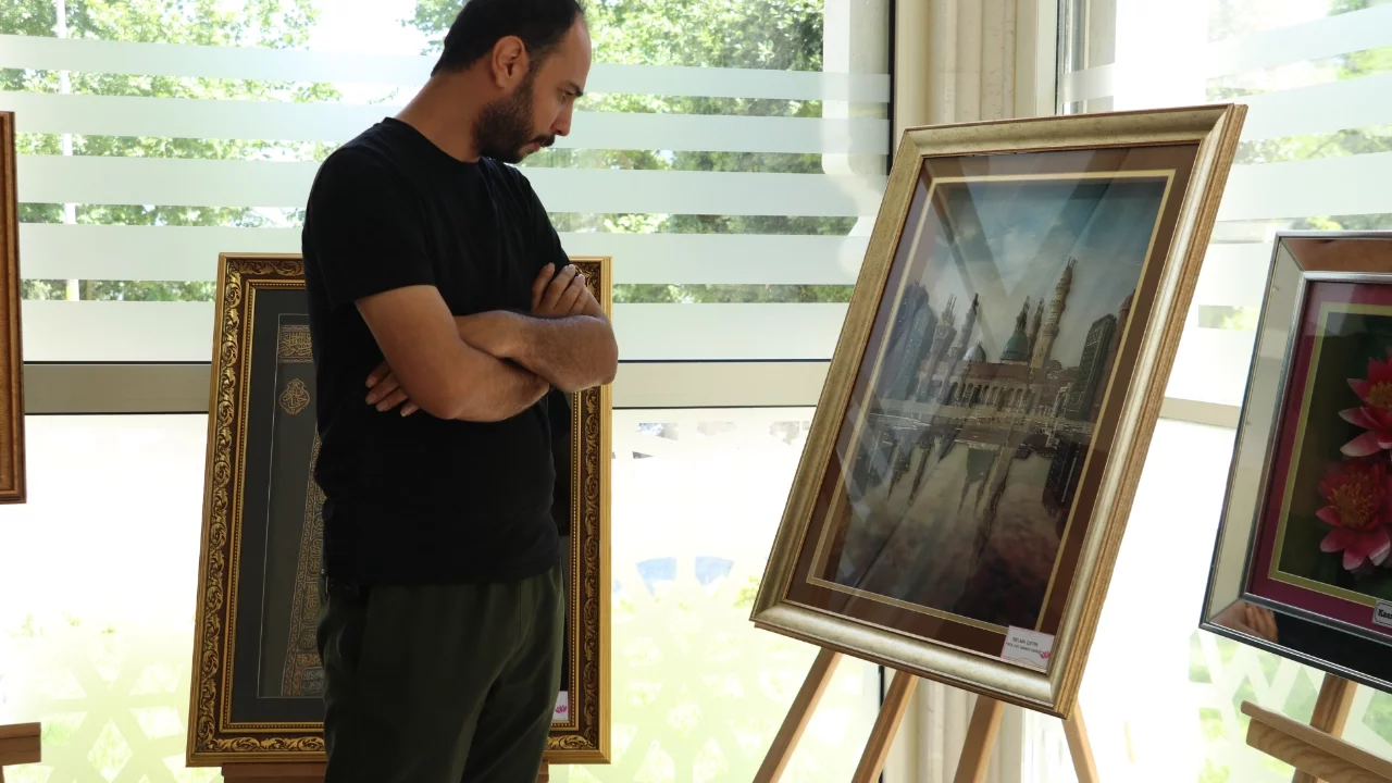 Bursa'da Kasr-ı Cennet Kültür ve Sanat Merkezi'nin yıl sonu sanat sergisi açıldı