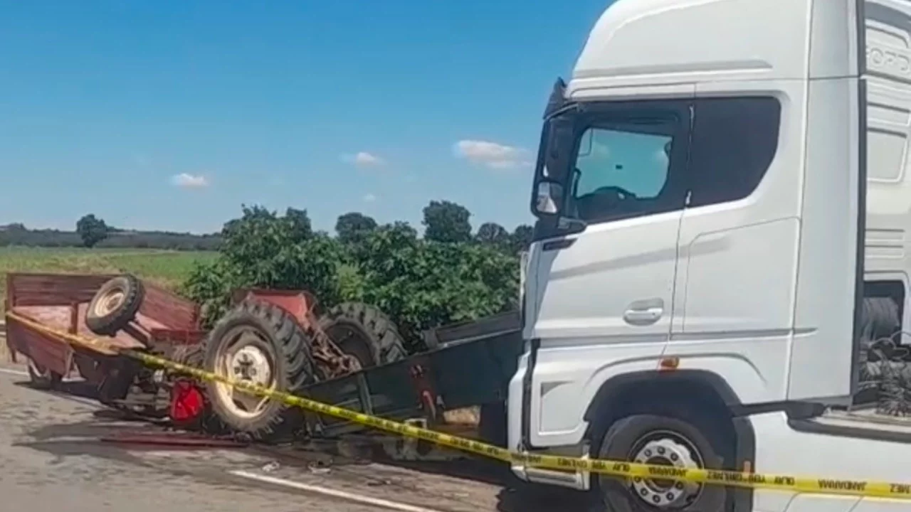 Kırklareli'nde tırın çarptığı traktörün sürücüsü öldü