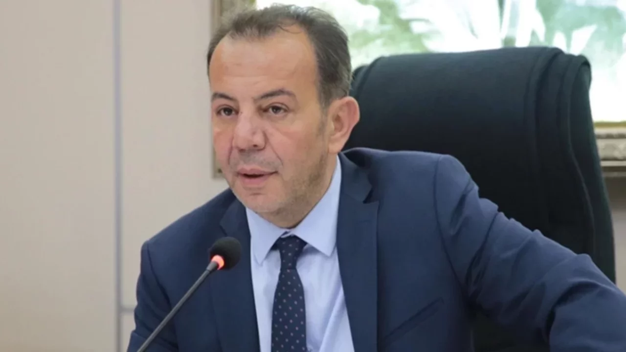 Tanju Özcan: Siyasi cunta işgali bitinceye kadar CHP üyeliğinden istifa ediyorum