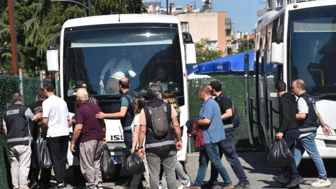 Ege Üniversitesi'nde yolsuzluk operasyonu: 27 şüpheli tutuklandı
