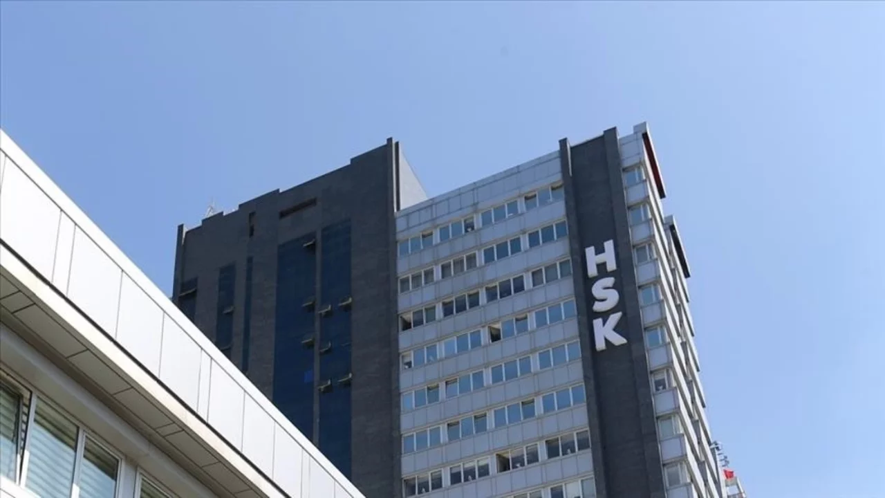HSK kararnamesi yayınlandı:  Bursa Cumhuriyet Savcısı Emre Duman, Van Cumhuriyet Başsavcı Vekilli...