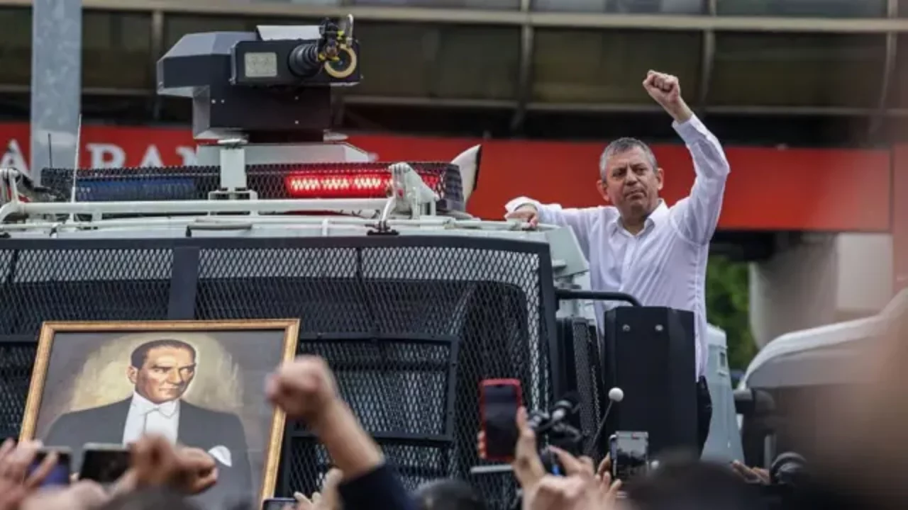 Özgür Özel'den Lüleburgaz mitingine çağrı