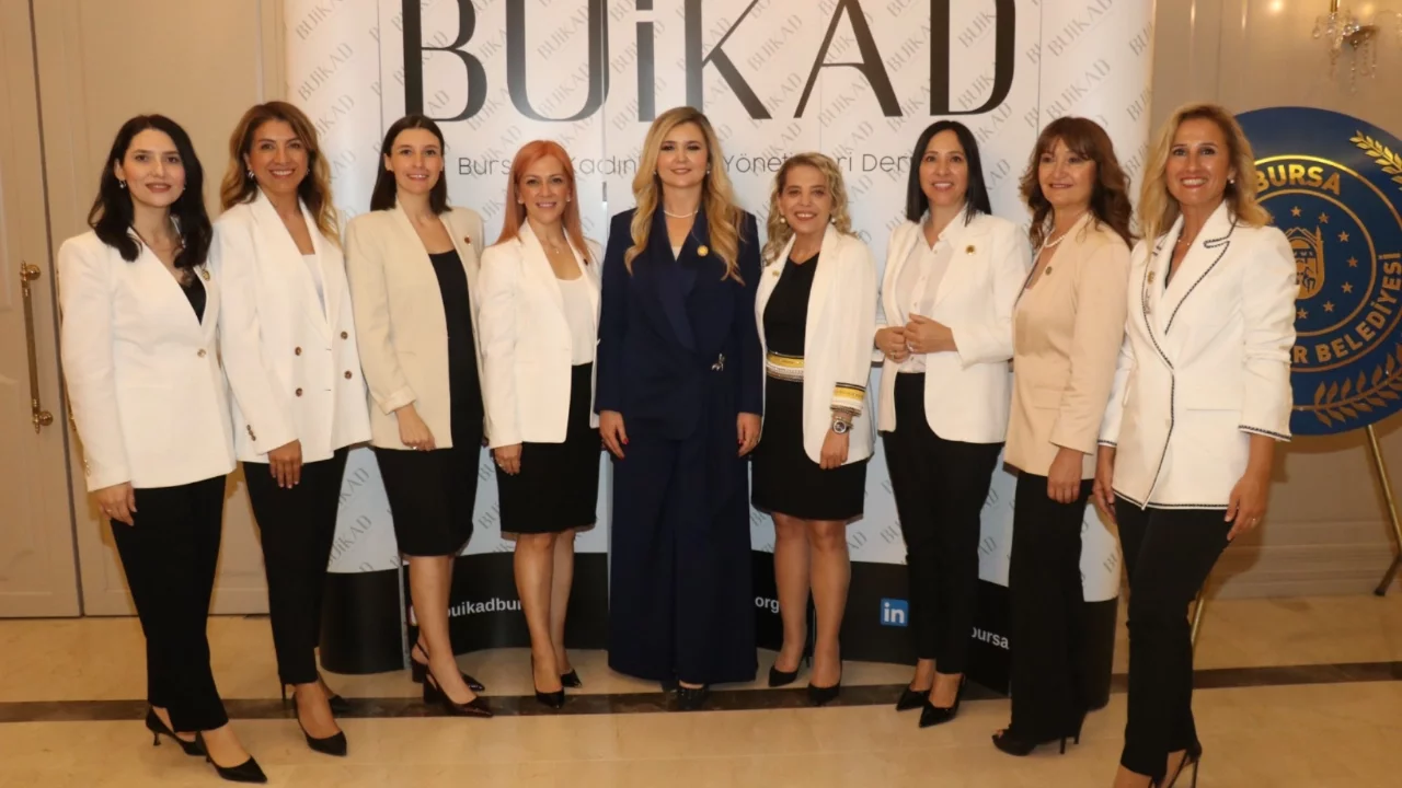 BUİKAD'da bayrak değişimi